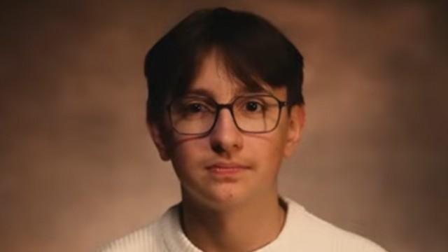 ADULTE DANS UN CORPS D'ENFANT