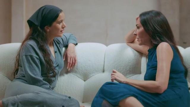 Fe, con Rosalía y Tamara Falcó