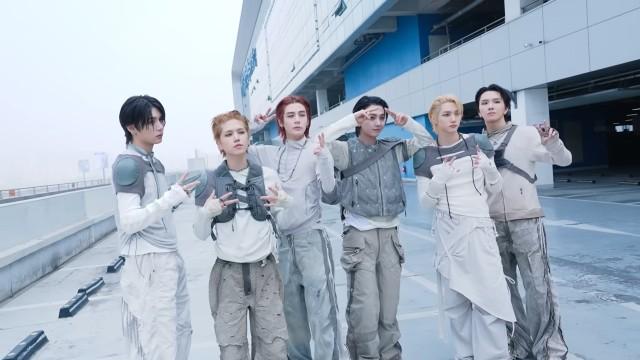 'ddok ddok ddok' MV Behind