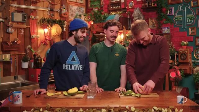 Metodi VIRALI per SBUCCIARE la FRUTTA! - Testiamoli!