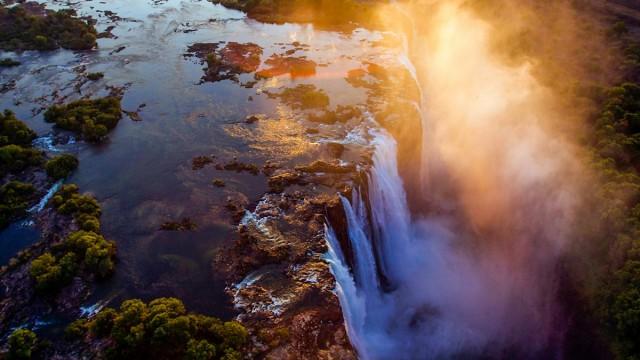 Victoria Falls - The Smoke that Thunders