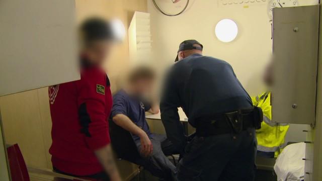 16-årig tjej blir bortförd