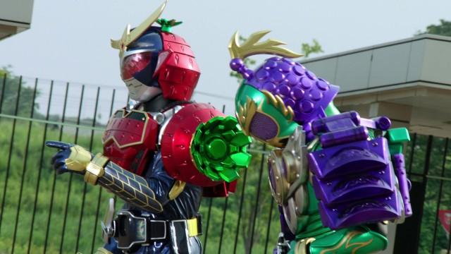 復活！友情のイチゴアームズ！