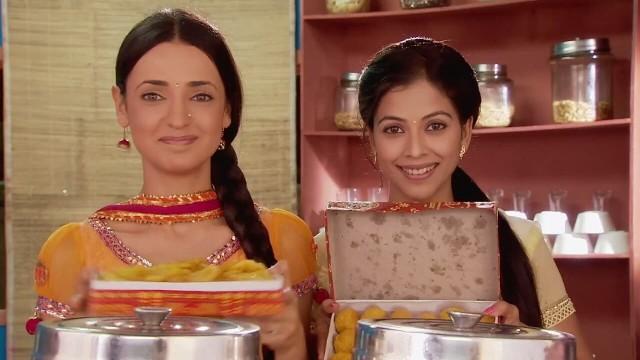 Khushi gets order for sweets