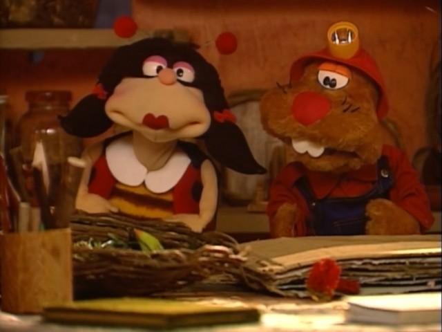 A Perua dos Óculos de Ouro