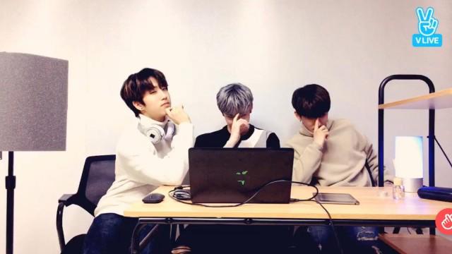 3RACHA's come into the room~