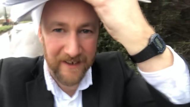 Alex Horne Taskmaster Diaries #5 - Guide Hut Search