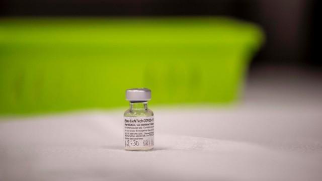 Alles auf eine Karte - Der Wettlauf um den Impfstoff