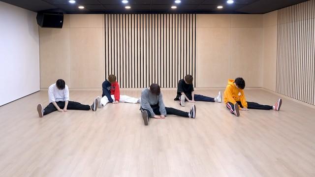 ‘CROWN’ Dance Practice