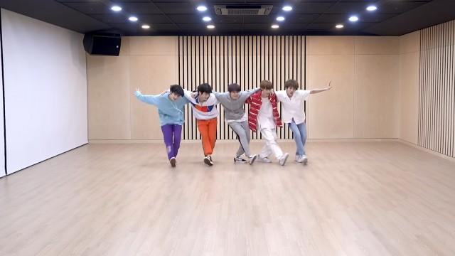‘Blue Orangeade’ Dance Practice
