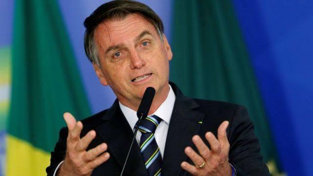 #54: O trânsito de Bolsonaro, o bate-cabeça da oposição e o elogio da agressão