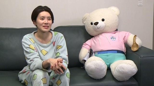 A Busy Day For The Giant (Jang Do Yeon, comedian) / The Return Of The Clumsy Hands (Dam Bi)