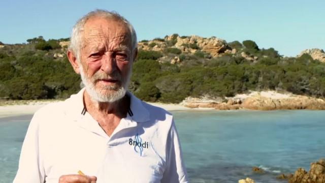 König der Einsamkeit – Ein Aussteiger ringt um sein Inselleben