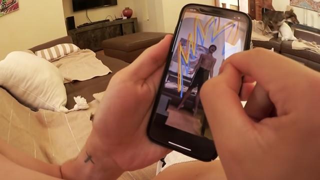 Inoxtag et Michou me jettent dans la piscine dans la Villa des Croûtons