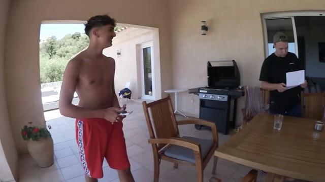 Inoxtag reçoit une lettre d'une abonnée amoureuse...