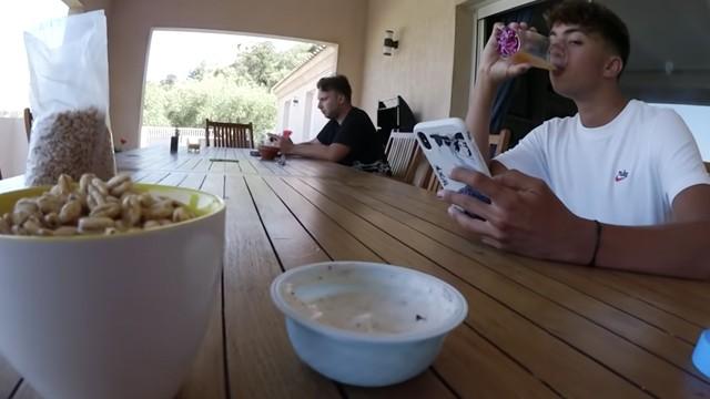 Inoxtag attend Léa devant la Villa... Il n’a toujours pas compris...