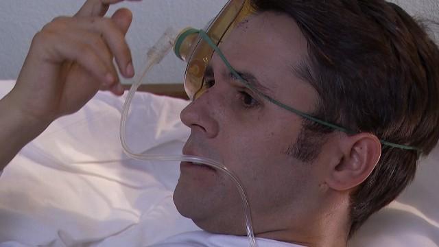 Carlos despertó del coma