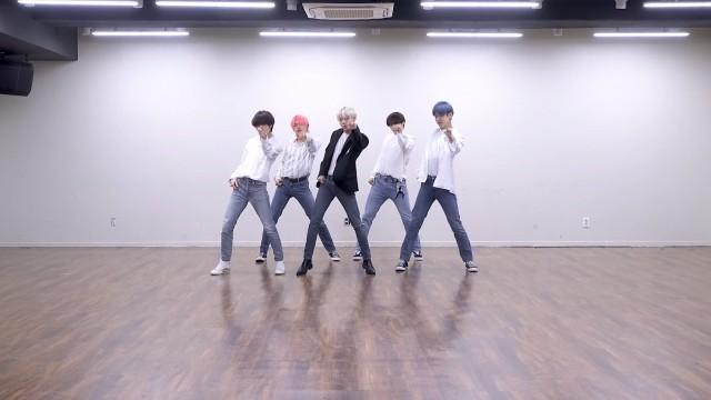 'Blue Hour' Dance Practice