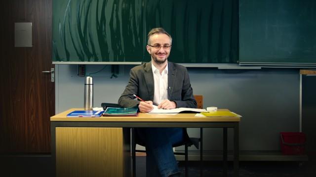 School @ Home – digitale Betreuungs- und Lerneinheit mit Herr Böhmermann