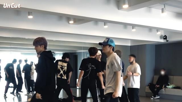 Take #6 : ‘맛 (Hot Sauce)’ Dance Practice