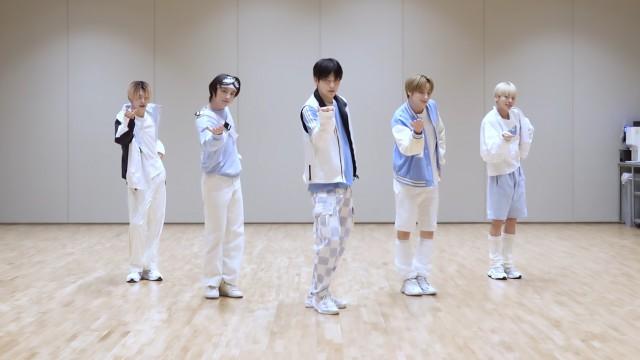 'Poppin' Star' Dance Practice
