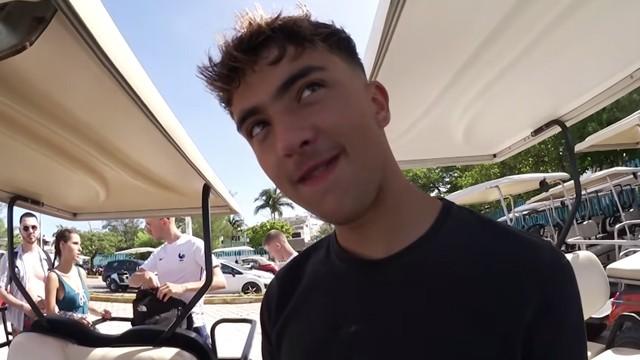 Inoxtag pécho une Mexicaine dans la jungle