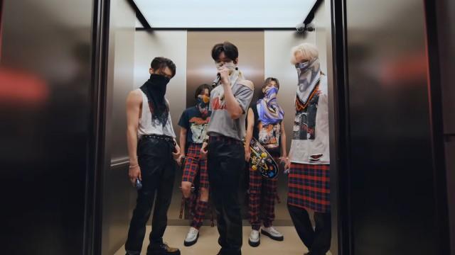 TXT(투모로우바이투게더) ‘LO$ER=LO♡ER’ (Office Attack ver.)