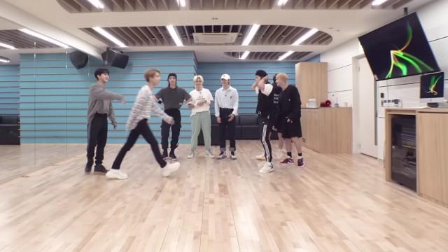 ATEEZ, ITZY, STAYC, Stray Kids Behind Scenes