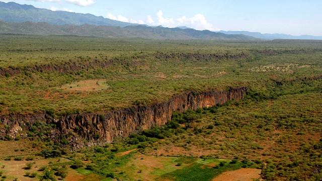 Das Tal des Lebens - Afrikas Rift Valley (1) Tierparadies unter Vulkanen