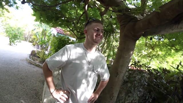 On noie Inoxtag dans une fontaine (il nous fait la gueule…)