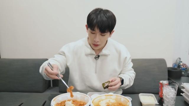 ASMR: Oksu-dong Kimchi Steamed Mukbang