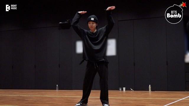 'That That (prod. & ft. SUGA of BTS)' Dance Practice