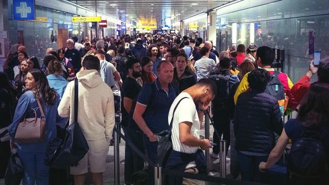 Airport Chaos: What's Gone Wrong?