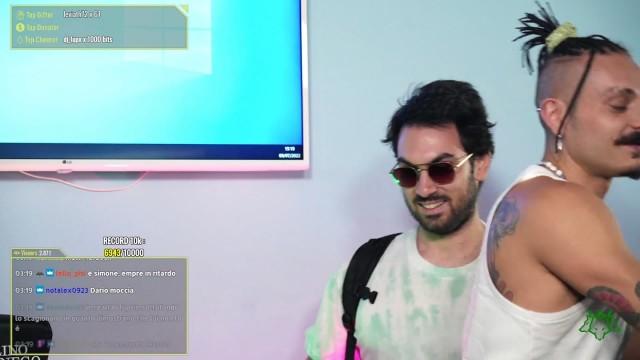 FAN SI IMBUCA nello Studio del Cerbero a SORPRESA… | Cerbero Podcast #1428