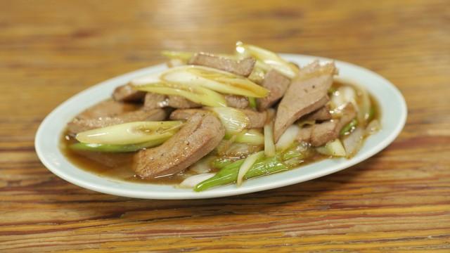 Negi-Liver Stir-Fry and Chicken Skin Gyoza of Washinoya, Kashiwa City, Chiba Prefecture