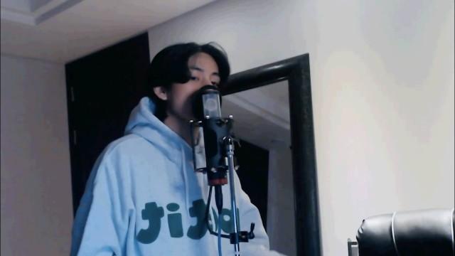 It’s Beginning To Look A Lot Like Christmas (cover) by V of BTS