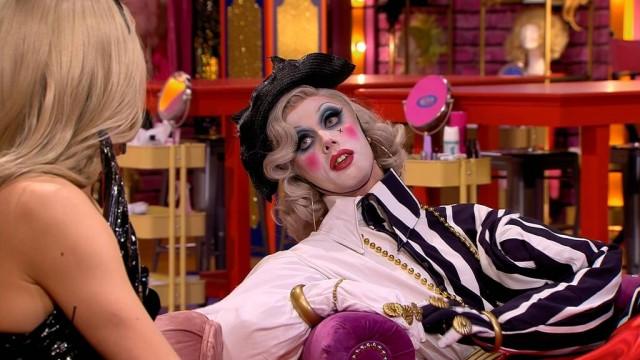 Drag-a'-mera!