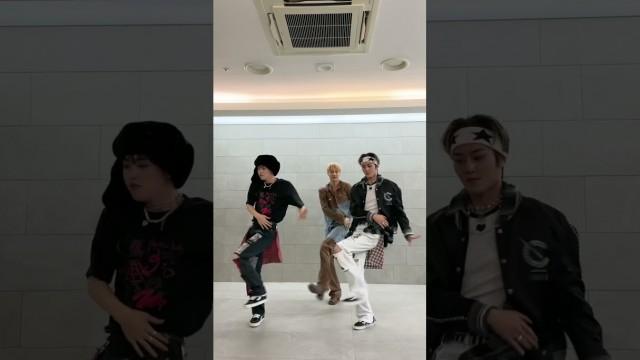 I'm Coming Over over over | #Shorts #KAI #TAEYOUNG #HYEONGJUN #RoverChallenge