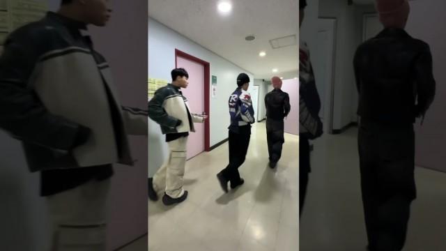 멋대로 걸어 내 뜻대로 〰 | #Shorts #KAI #RoverChallenge