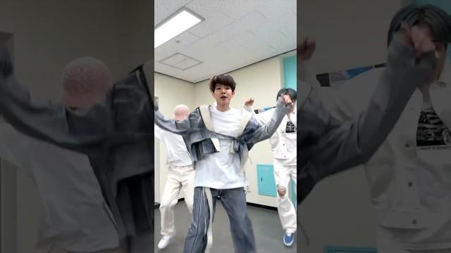 더 깊어지게 될 그런 팔자 | #Shorts #BAEKHYUN #BetchaChallenge