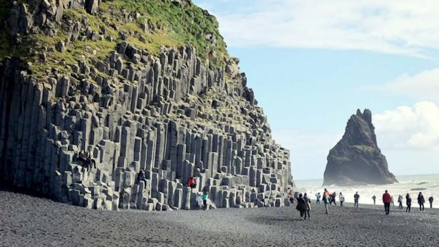 アイスランド 活火山の上に巨大氷河