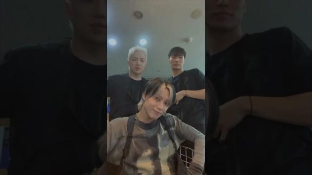 [#SHORTee] HARD in the waiting room