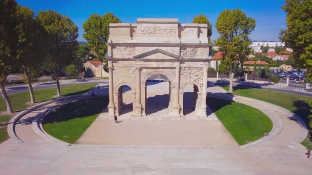 ローヌ川で行く！南フランスの世界遺産