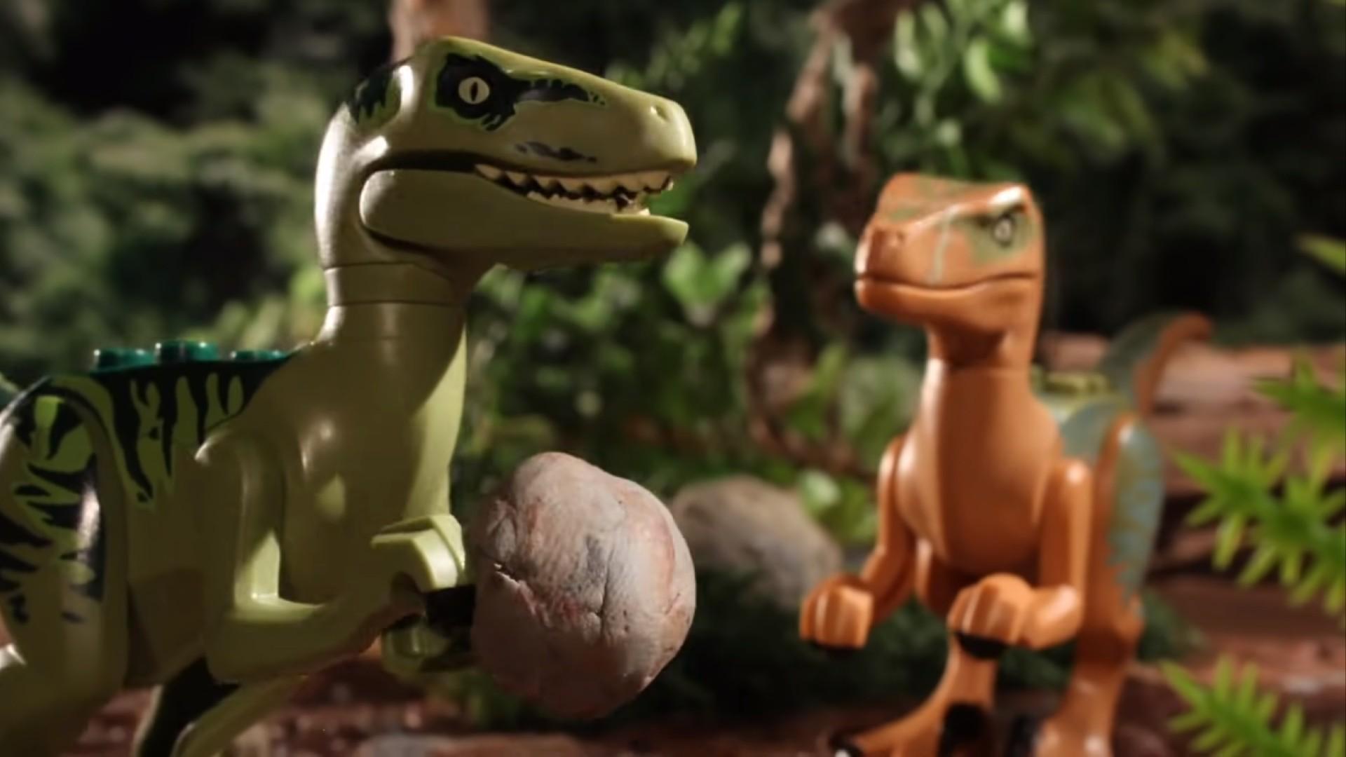 LEGO Jurassic World: Little Arms... Big Feet