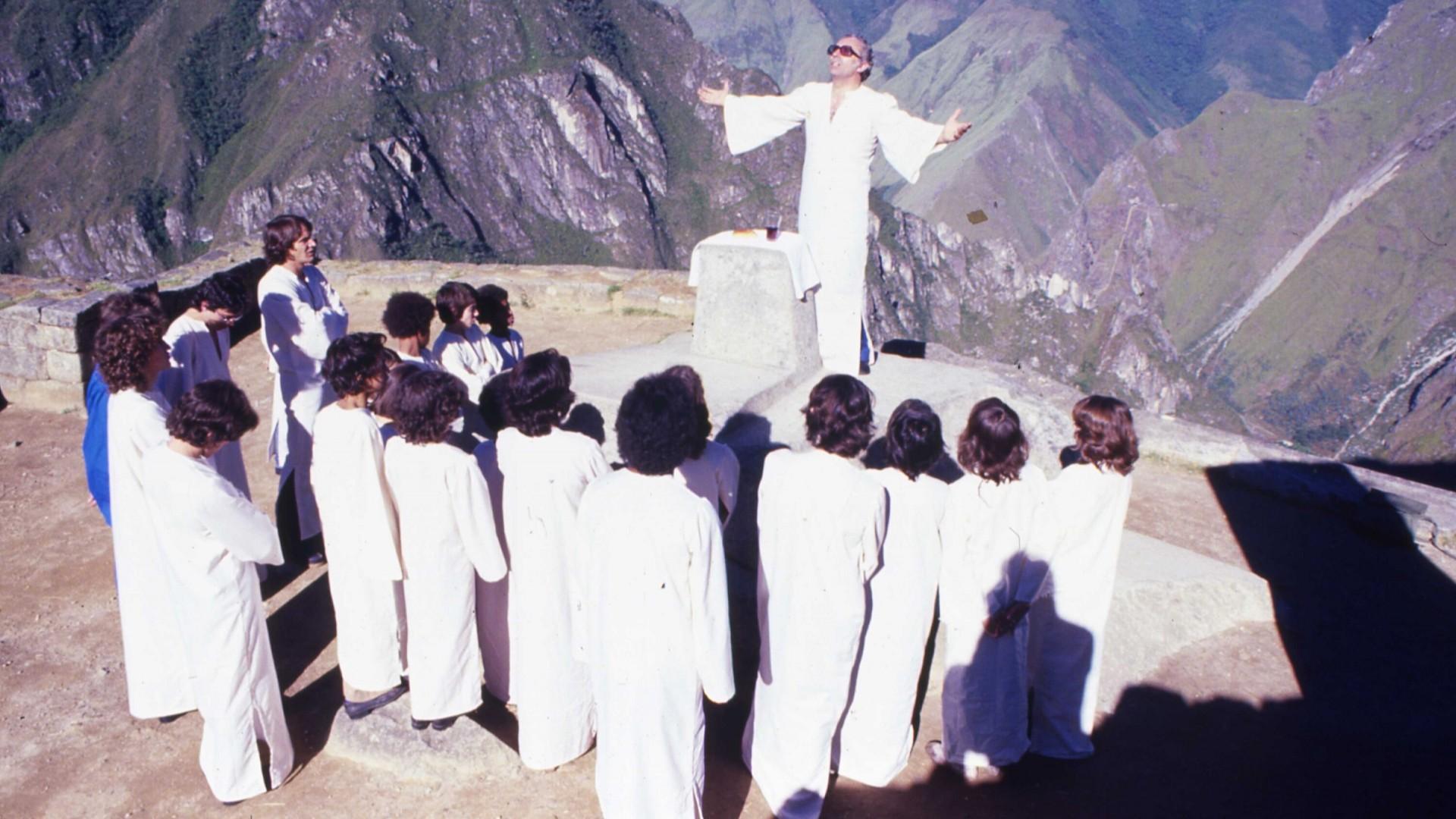 Los Muchachos Revolution Circus