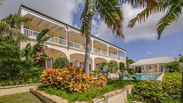 East Sister Island, Wave House & Saxby Reef