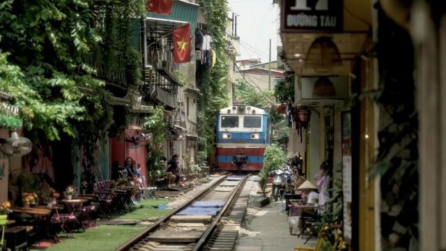Vietnam, from Halong Bay to the gates of Laos