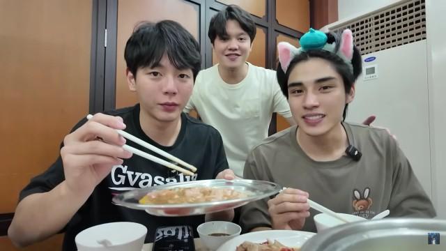 EP.17 | UP POOM didn't get to rest because of fan meeting pratice