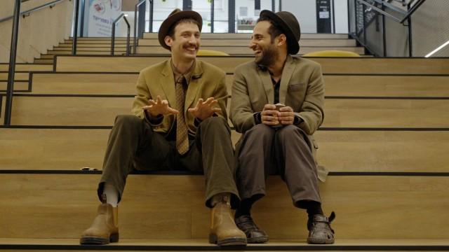 מאחורי הקלעים