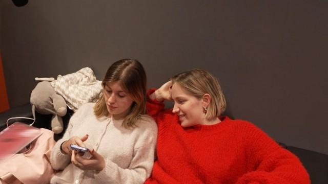 Marine découvre son clip